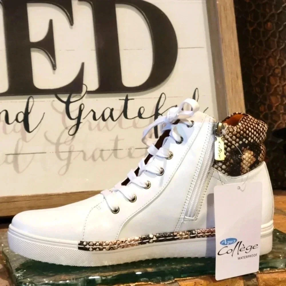 Aqua College Georgia #B3433 002 Leather White Snakeskin Trim Sz 8